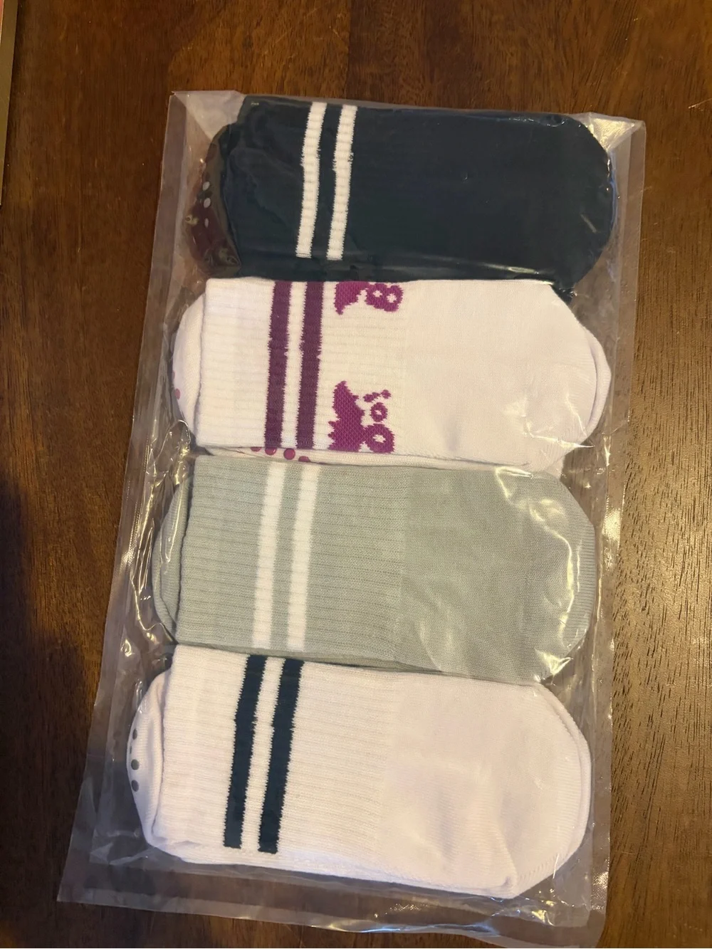 NWT SET OF 4 Pairs Pilates Grip Socks Sticky No Slip Crew One Size Women’s Yoga